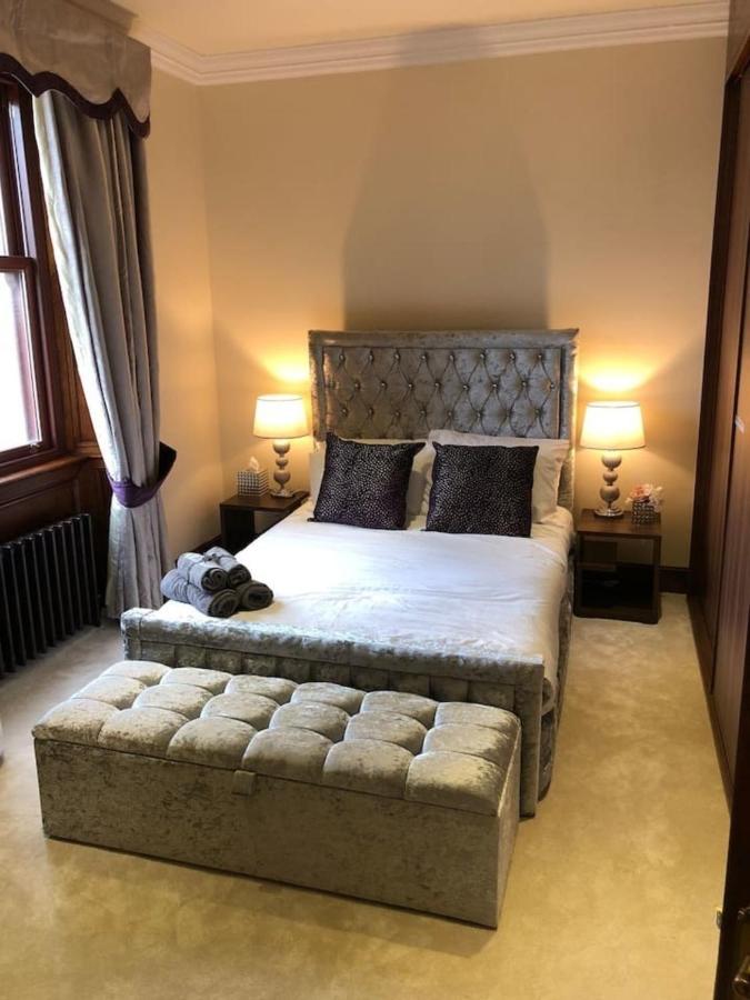 Beautiful 4-Bed Villa In Glasgow Eksteriør bilde